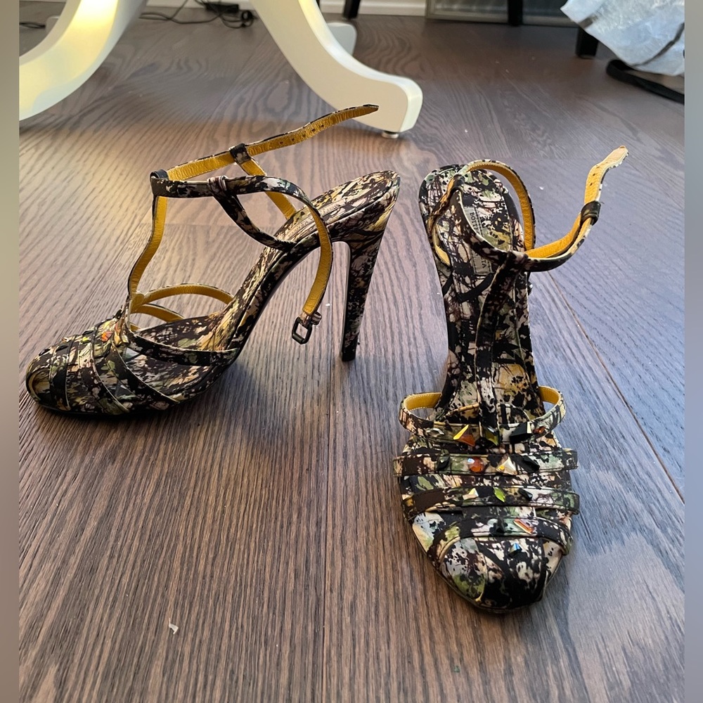 Bottega Veneta 37 over-toe sandals